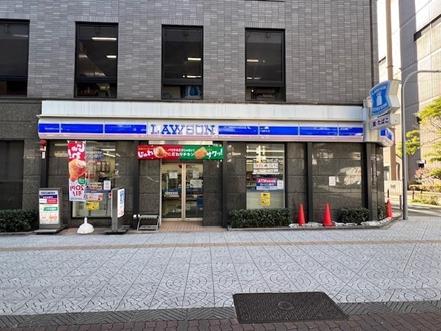 コンビニ　ローソン 阿波座駅前店（コンビニ）まで385m