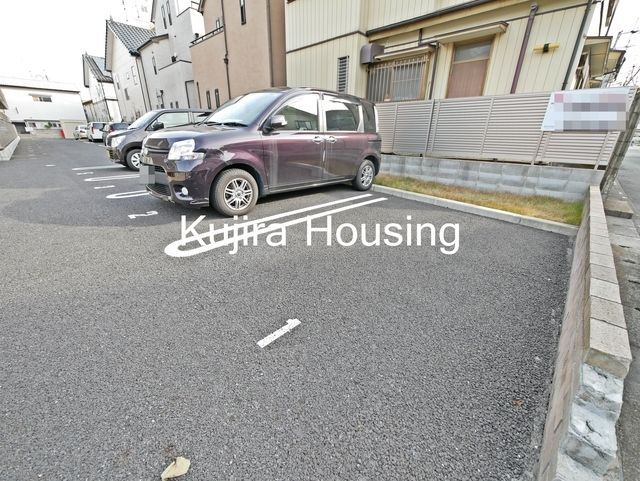 駐車場　敷地内駐車場あります♪（要空き確認）