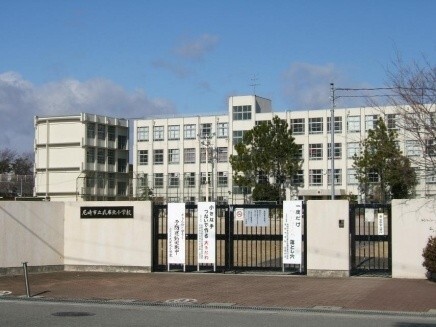 小学校　尼崎市立武庫北小学校（小学校）まで729m