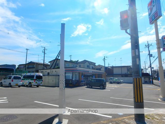コンビニ　セブンイレブン（コンビニ）まで615m