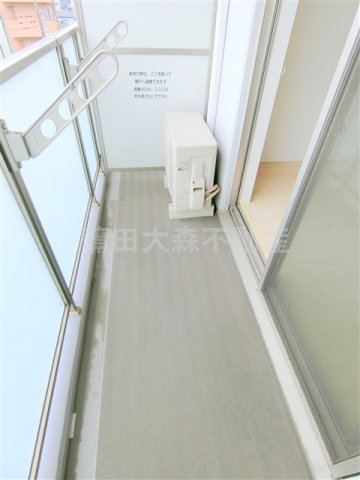 バルコニー　物干し金具付きのバルコニー