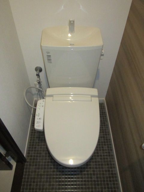 トイレ　写真は別号室のものになります。