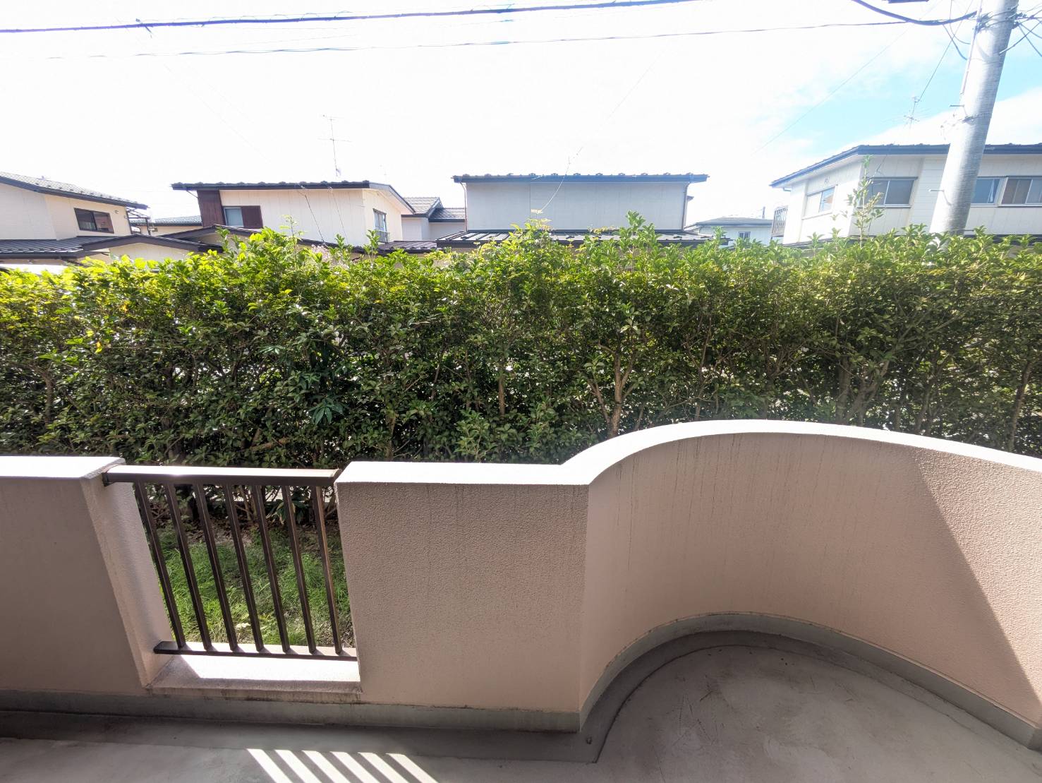 眺望　ほどよい植木の高さで１Ｆでも安心♪