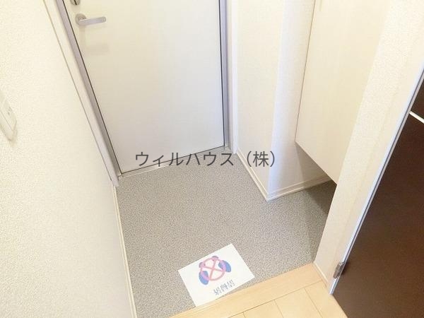 玄関　シューズボックスあり！