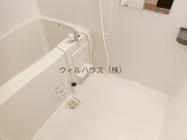バス・シャワールーム　浴室乾燥機付きバス！