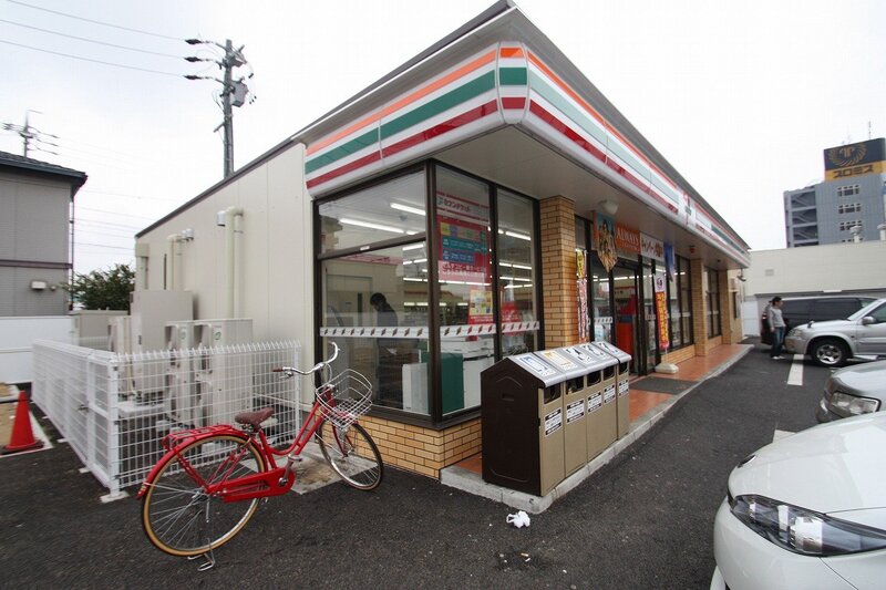 コンビニ　セブンイレブン名古屋辻町5丁目店（コンビニ）まで151m