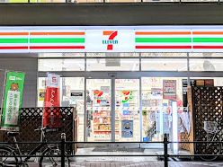 コンビニ　セブンイレブン 地下鉄あびこ駅西店（コンビニ）まで54m