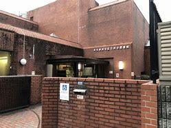 図書館　渋谷区立渋谷図書館（図書館）まで459m