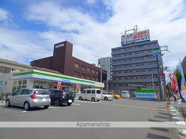 コンビニ　ファミリーマート（コンビニ）まで231m