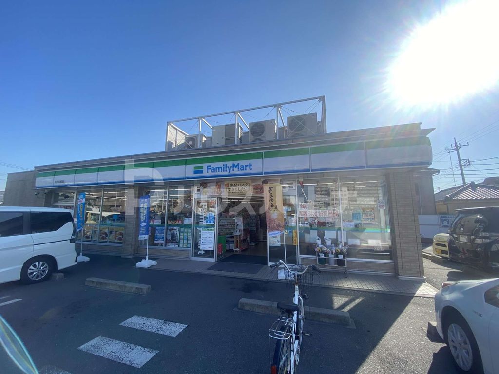 コンビニ　ファミリーマート松戸五香西店（コンビニ）まで360m