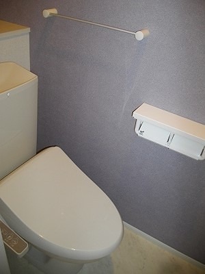トイレ　温水洗浄便座です。