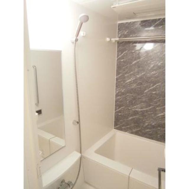 バス・シャワールーム　※写真は同タイプ住戸です。