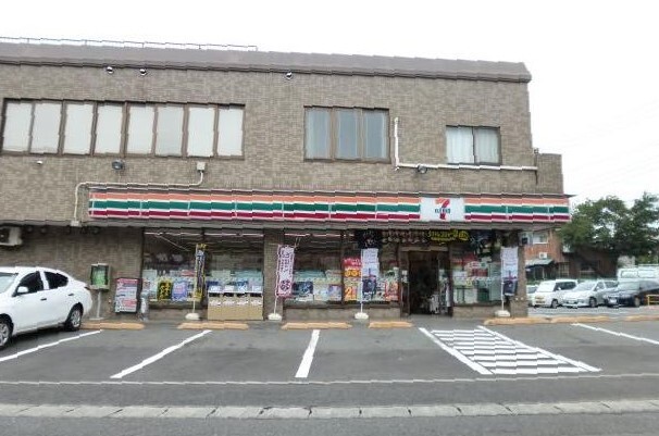 コンビニ　セブンイレブン横浜新石川店（コンビニ）まで400m