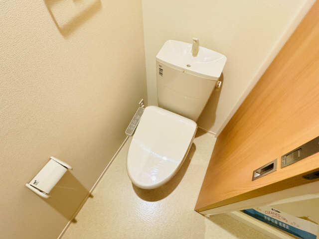 トイレ　シャワー付トイレです