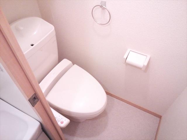 レオパレスレインボーコスモスのトイレ写真