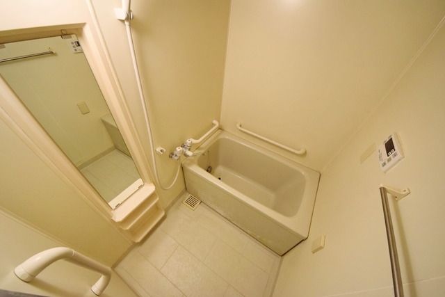 バス・シャワールーム　※別部屋参考写真