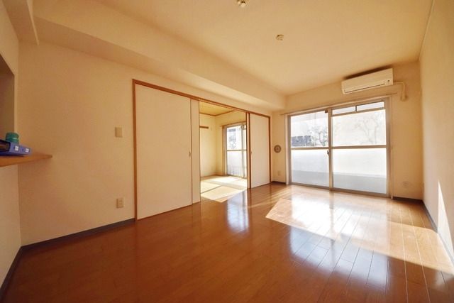 居室・リビング　※別部屋参考写真