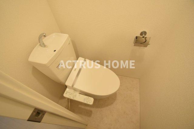 地下鉄谷町線 四天王寺前夕陽ケ丘駅 徒歩4分 15階建 築10年のトイレ写真