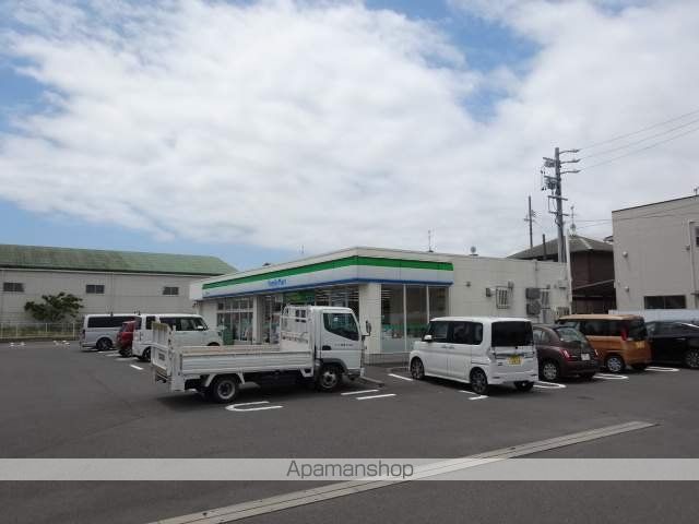 コンビニ　ファミリーマート　焼津下小田店（コンビニ）まで220m