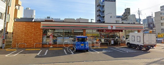 コンビニ　セブンイレブン　大阪東三国4丁目店（コンビニ）まで132m
