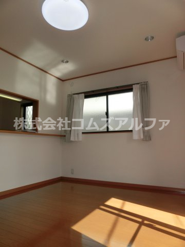 ヒルズTKの居間写真