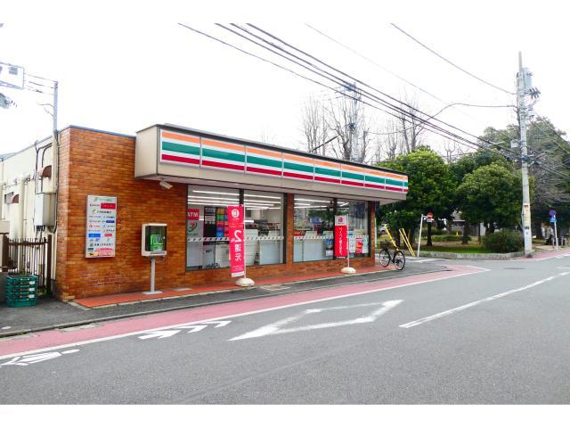 コンビニ　セブンイレブン綾瀬店（コンビニ）まで261m