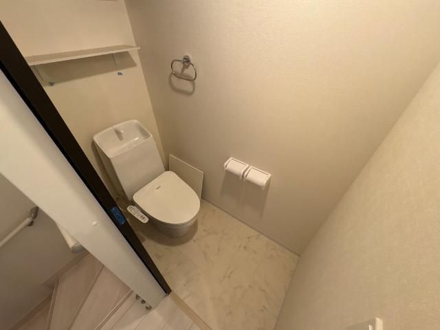 東急東横線 大倉山駅 徒歩31分 2階建 築1年のトイレ写真