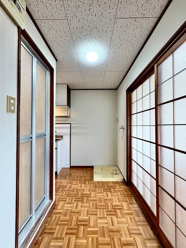ＪＲ指宿枕崎線 郡元駅 徒歩20分 4階建 築41年の玄関写真