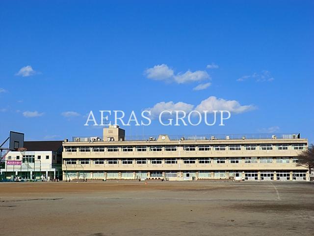 中学校　浦安市立富岡中学校（中学校）まで823m