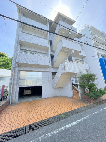 幼稚園・保育園　こんごうさくら保育園（幼稚園・保育園）まで221m