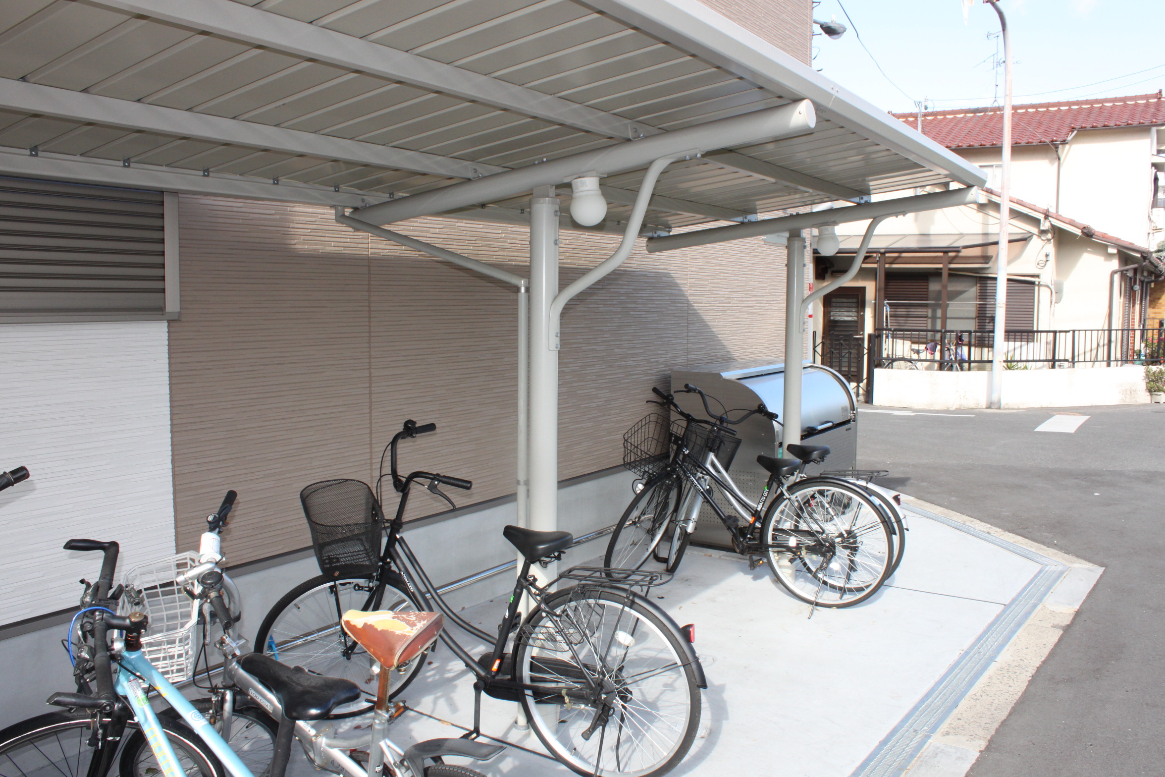 地下鉄谷町線 平野駅 徒歩15分 3階建 築10年の外観写真