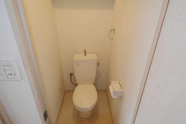 レフィナード西台のトイレ写真