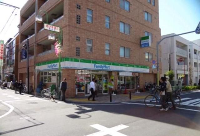 コンビニ　ファミリーマート（コンビニ）まで605m