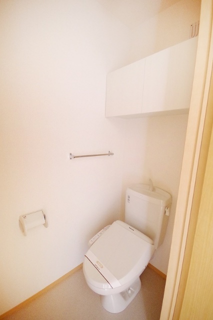 ＪＲ宇都宮線 岡本駅 徒歩8分 2階建 築15年のトイレ写真