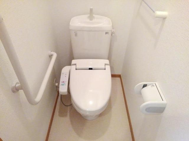 仙台市地下鉄南北線 富沢駅 徒歩12分 2階建 築19年のトイレ写真
