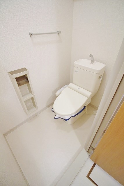 ＪＲ阪和線 東貝塚駅 徒歩12分 2階建 築26年のトイレ写真