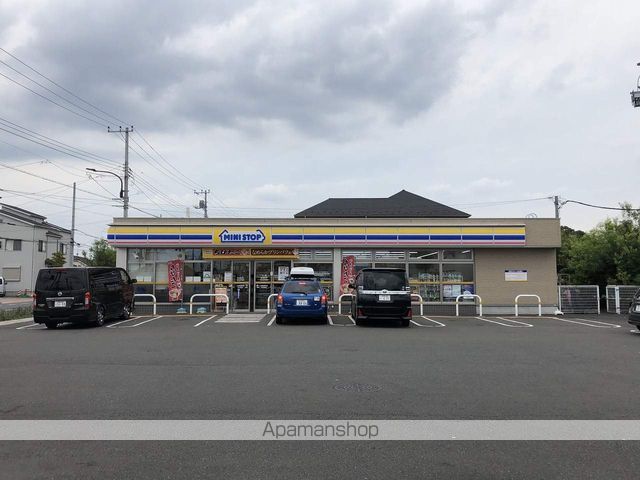 コンビニ　ミニストップ（コンビニ）まで802m