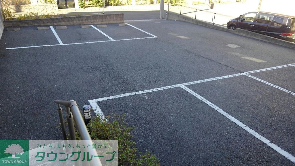 その他　敷地内に駐車場あり