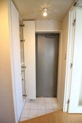 玄関　別室参考写真　ラ・レジダンス・ド・千駄木　文京区千駄木2