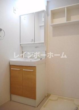 洗面設備　同物件別号室参考写真です。
