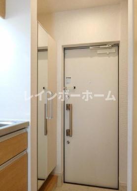 玄関　同物件別号室参考写真です。