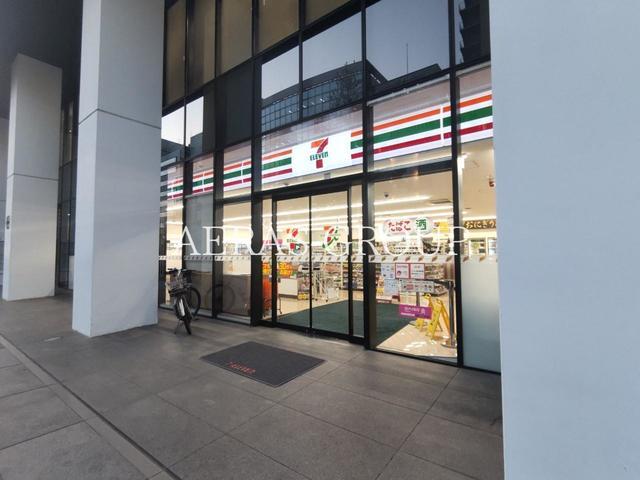 コンビニ　セブン-イレブン 新横浜３丁目店（コンビニ）まで320m