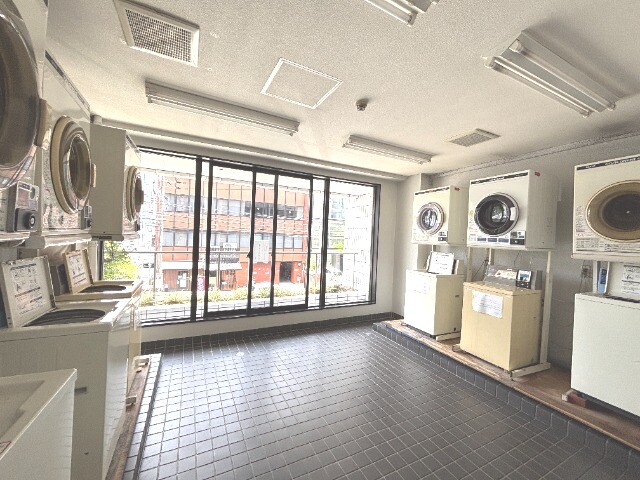 その他共有部分　コインランドリー