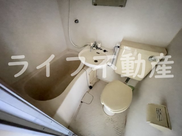 バス・シャワールーム　コンパクトで使いやすいお風呂です