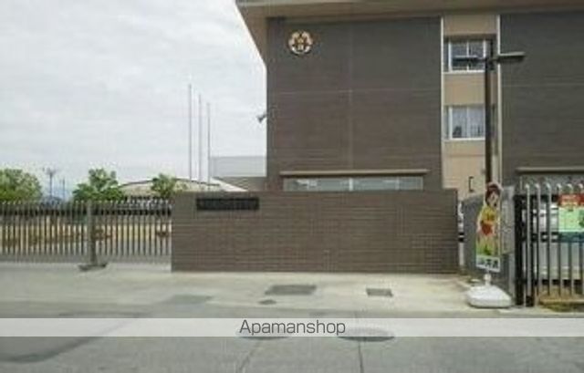 小学校　甲運小学校（小学校）まで800m