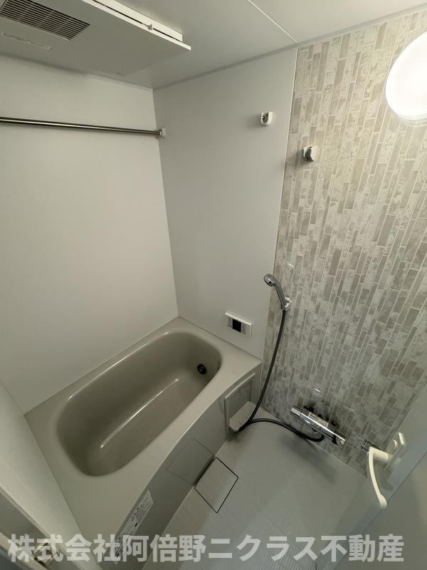 バス・シャワールーム　内装は別部屋の参考写真です。