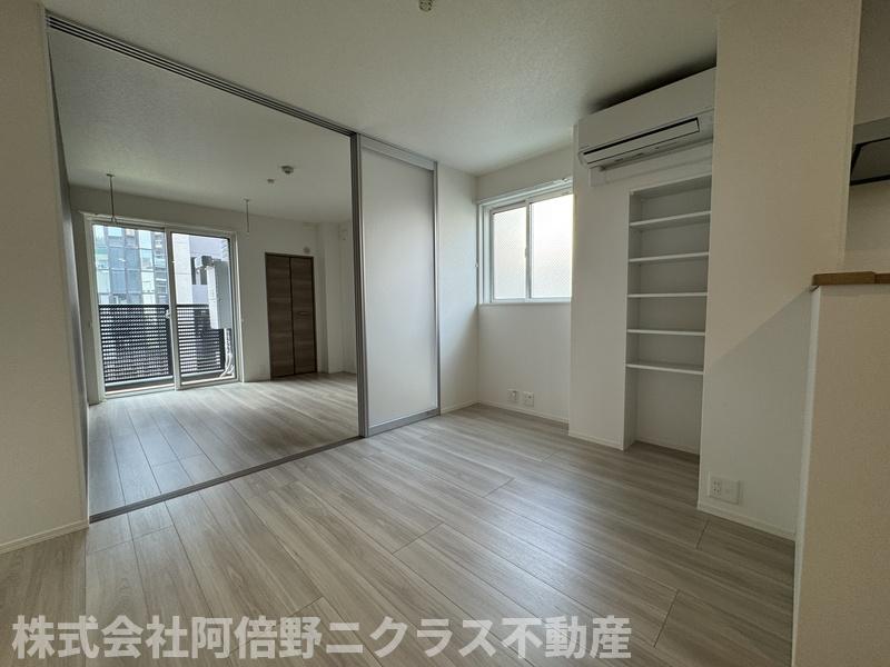居室・リビング　内装は別部屋の参考写真です。
