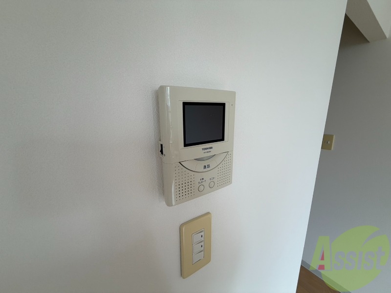 セキュリティ　ＴＶモニター付インターホンです。来客者の顔が見えるので安心！