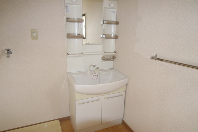 洗面設備　シャワー付洗面化粧台☆
