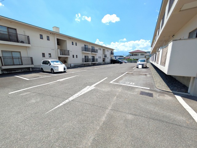 駐車場　敷地内駐車場